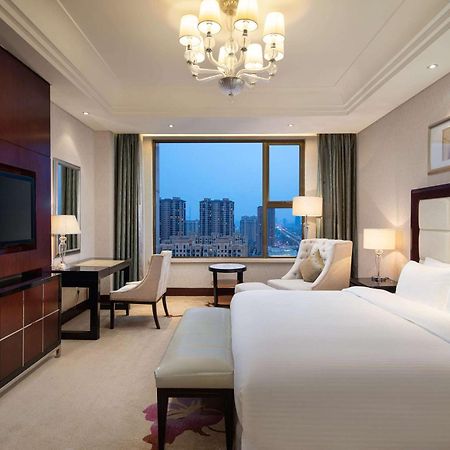 Hotel Wyndham Xinyang Downtown Exterior foto