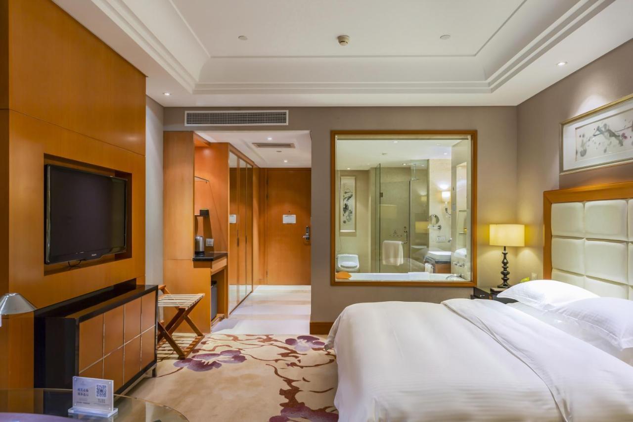 Hotel Wyndham Xinyang Downtown Exterior foto