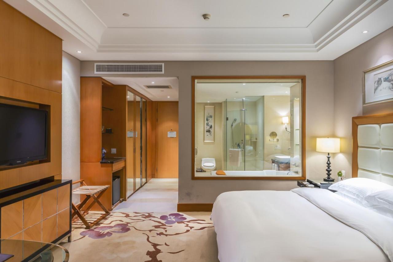Hotel Wyndham Xinyang Downtown Exterior foto